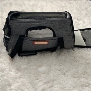 Pawfect Pet pet carrier💫
